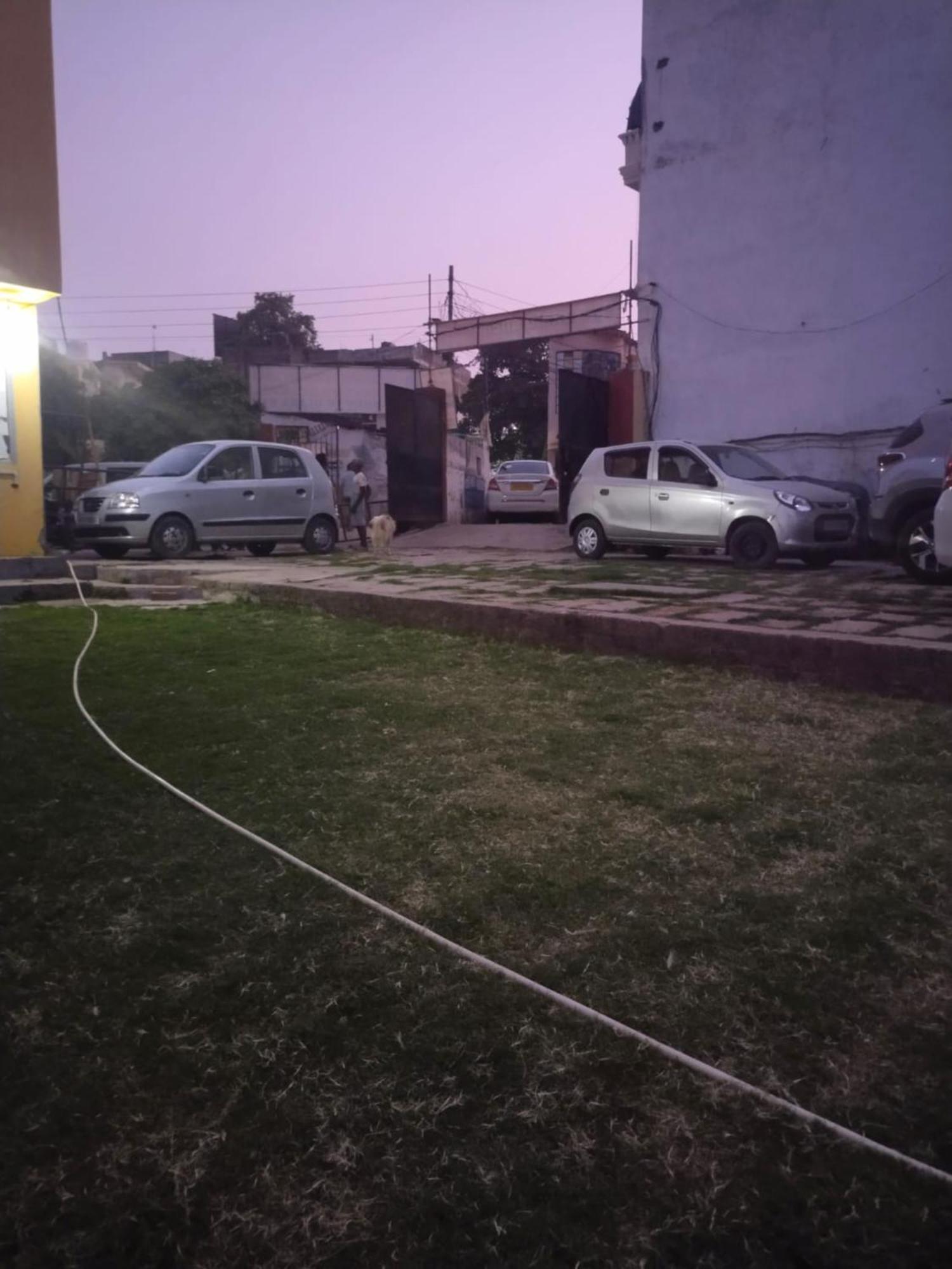 Goroomgo Varanasi Paradise Varanasi - Parking & Restaurant Available - Perfect Location And Comfortable Room Εξωτερικό φωτογραφία