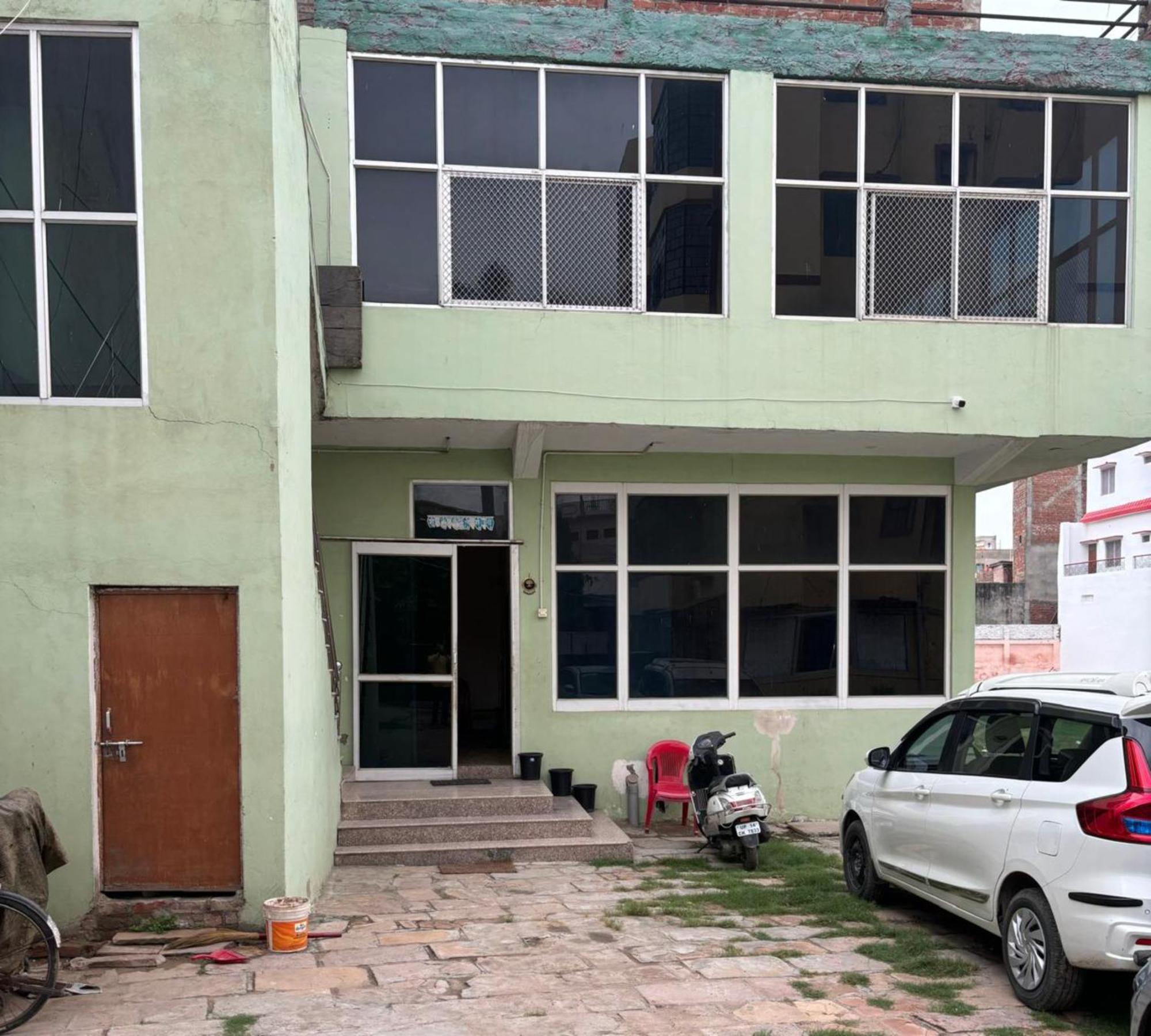 Goroomgo Varanasi Paradise Varanasi - Parking & Restaurant Available - Perfect Location And Comfortable Room Εξωτερικό φωτογραφία